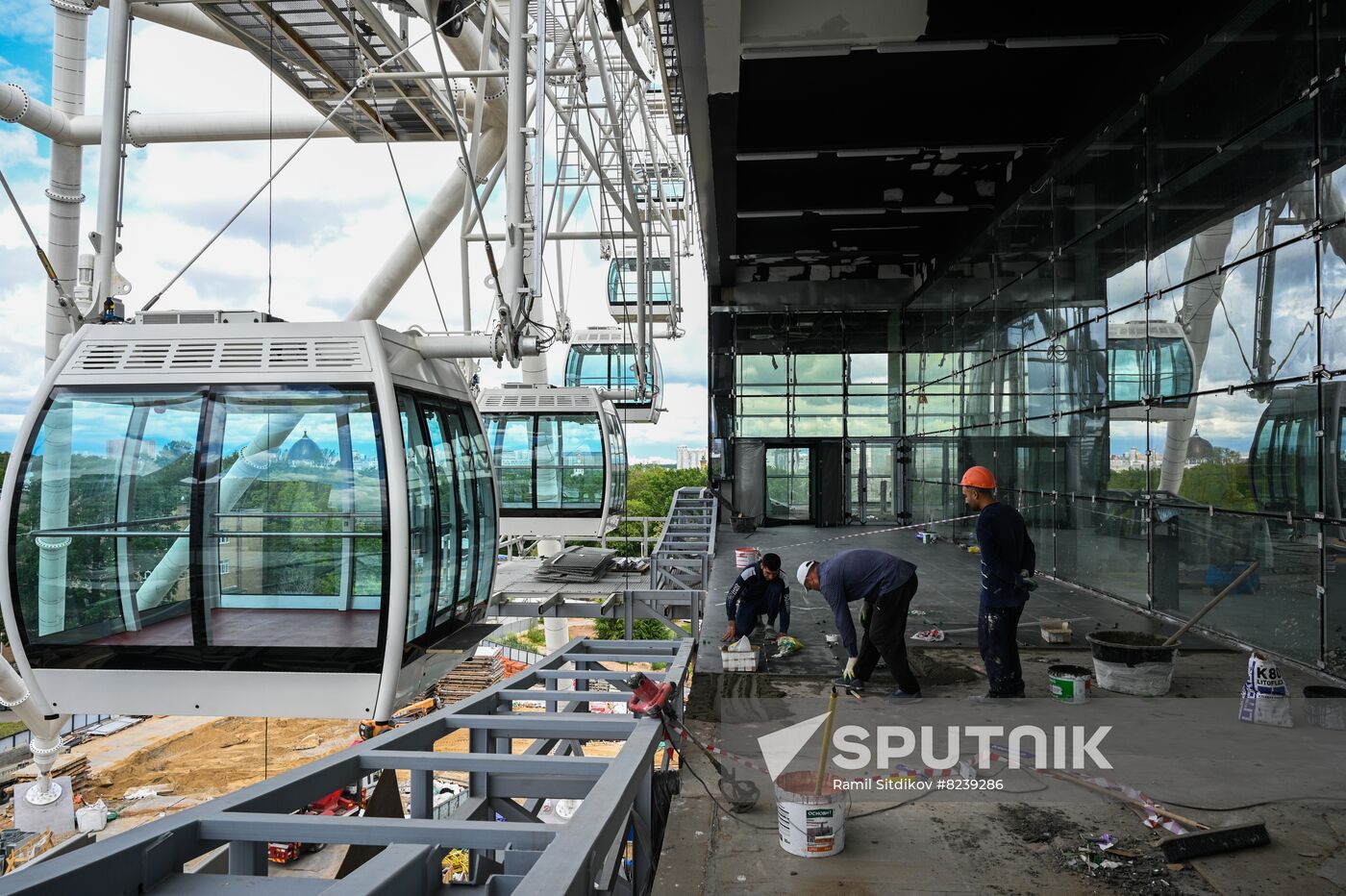 Russia Ferris Wheel Construction