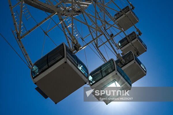 Russia Ferris Wheel Construction