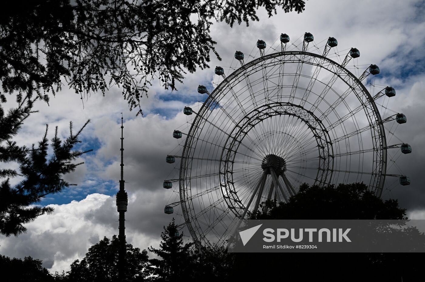 Russia Ferris Wheel Construction