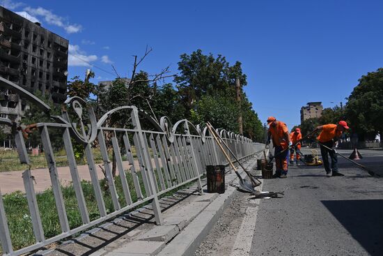 DPR Russia Ukraine Military Operation Mariupol Restoration