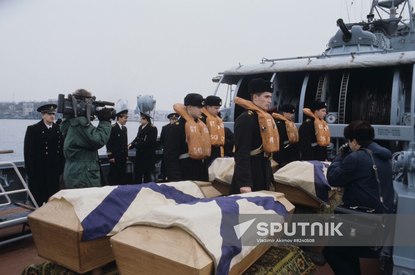 Reinterring remains of admirals of Russian Navy