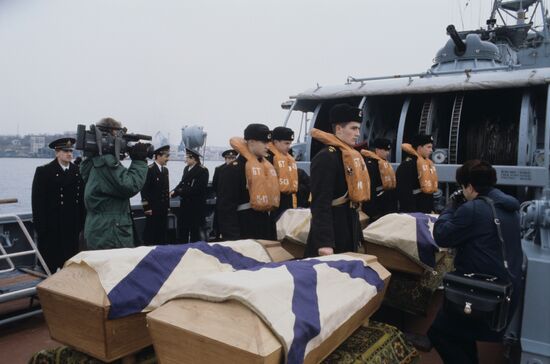 Reinterring remains of admirals of Russian Navy