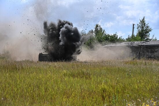 DPR Russia Ukraine Military Operation Demining