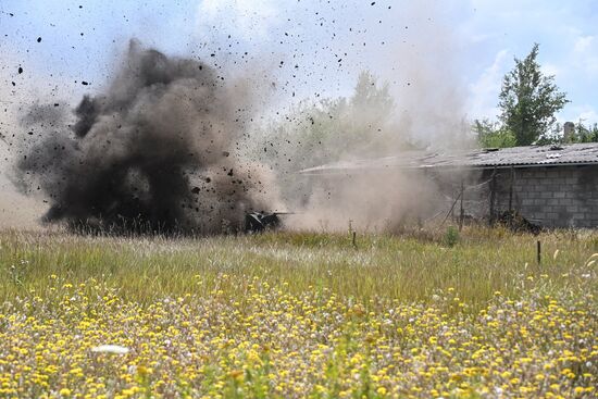 DPR Russia Ukraine Military Operation Demining