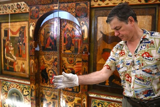 Russia Religion Icons Restoration