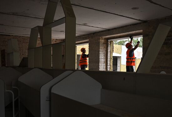 DPR Russia Ukraine Military Operation Kindergarten Restoration