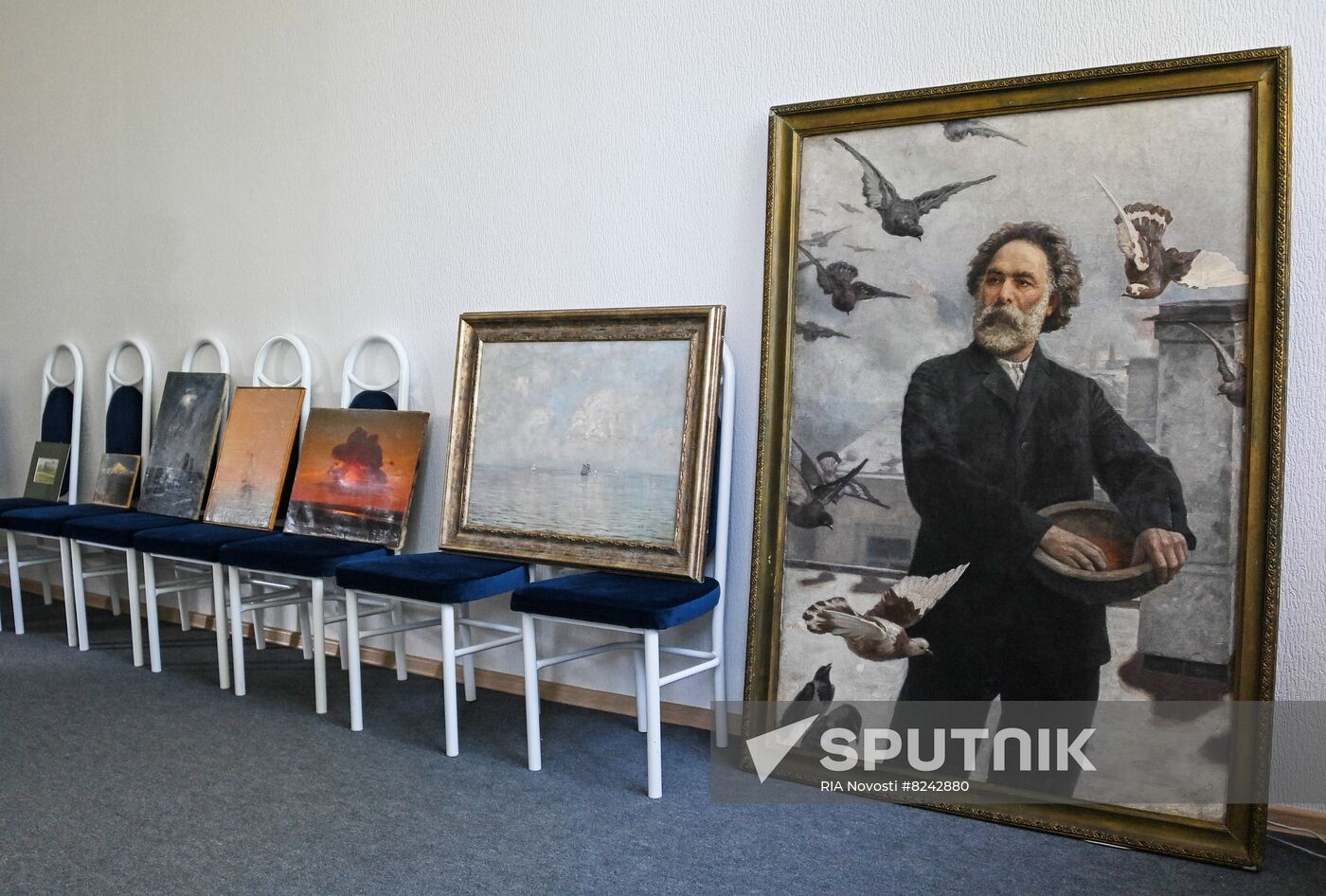 DPR Mariupol Museum Exhibits