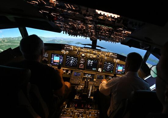 Russia Boeing Flight Simulator