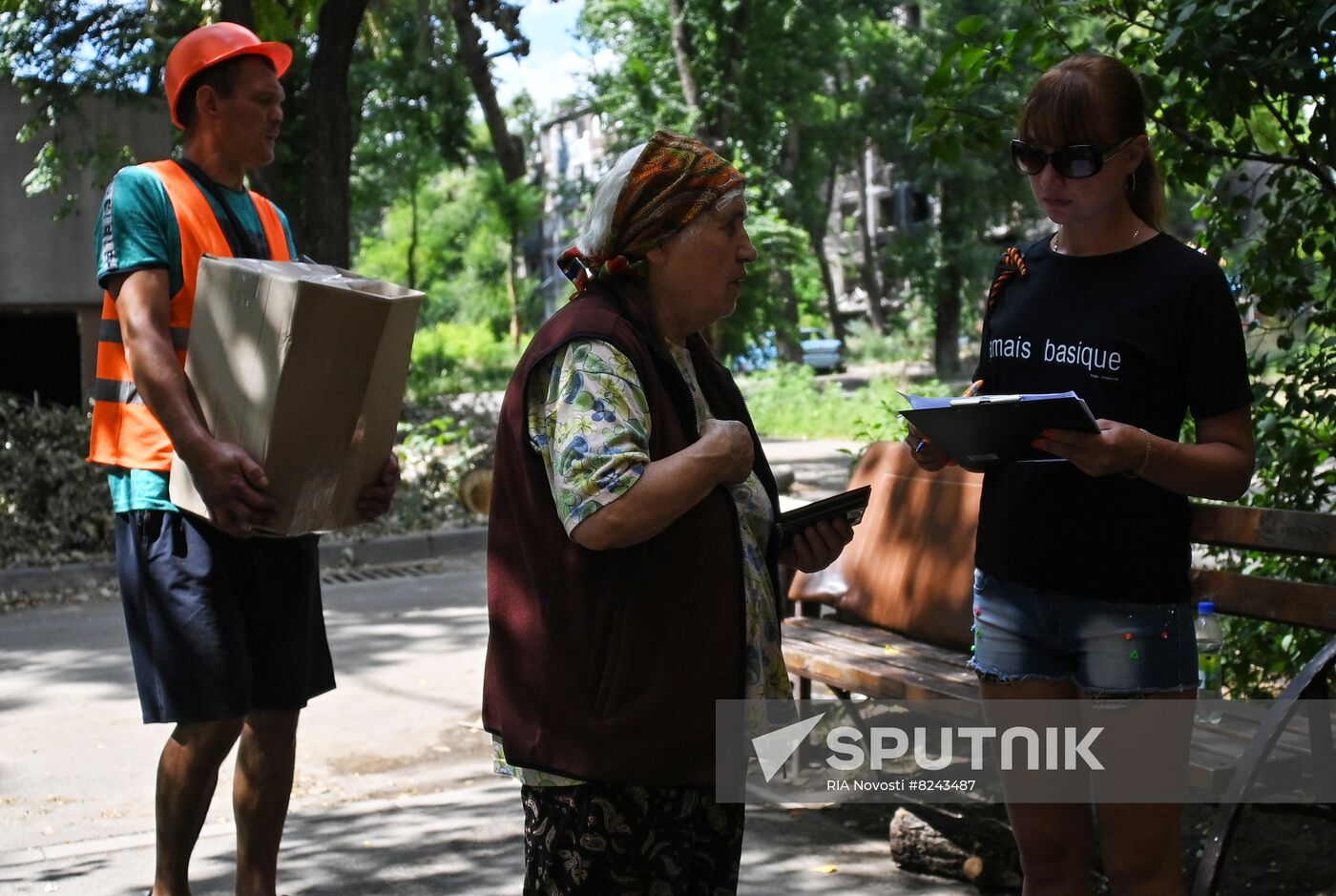 DPR Russia Ukraine Military Operation Humanitarian Aid