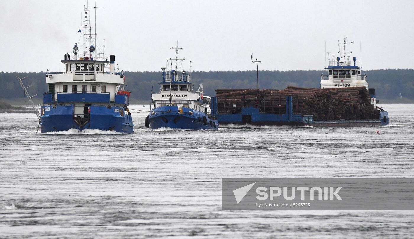 Russia Siberia Chain Steam Tow