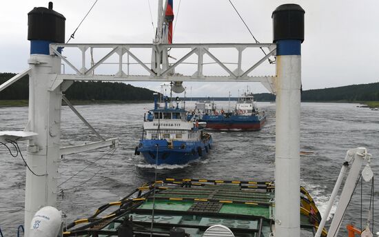 Russia Siberia Chain Steam Tow