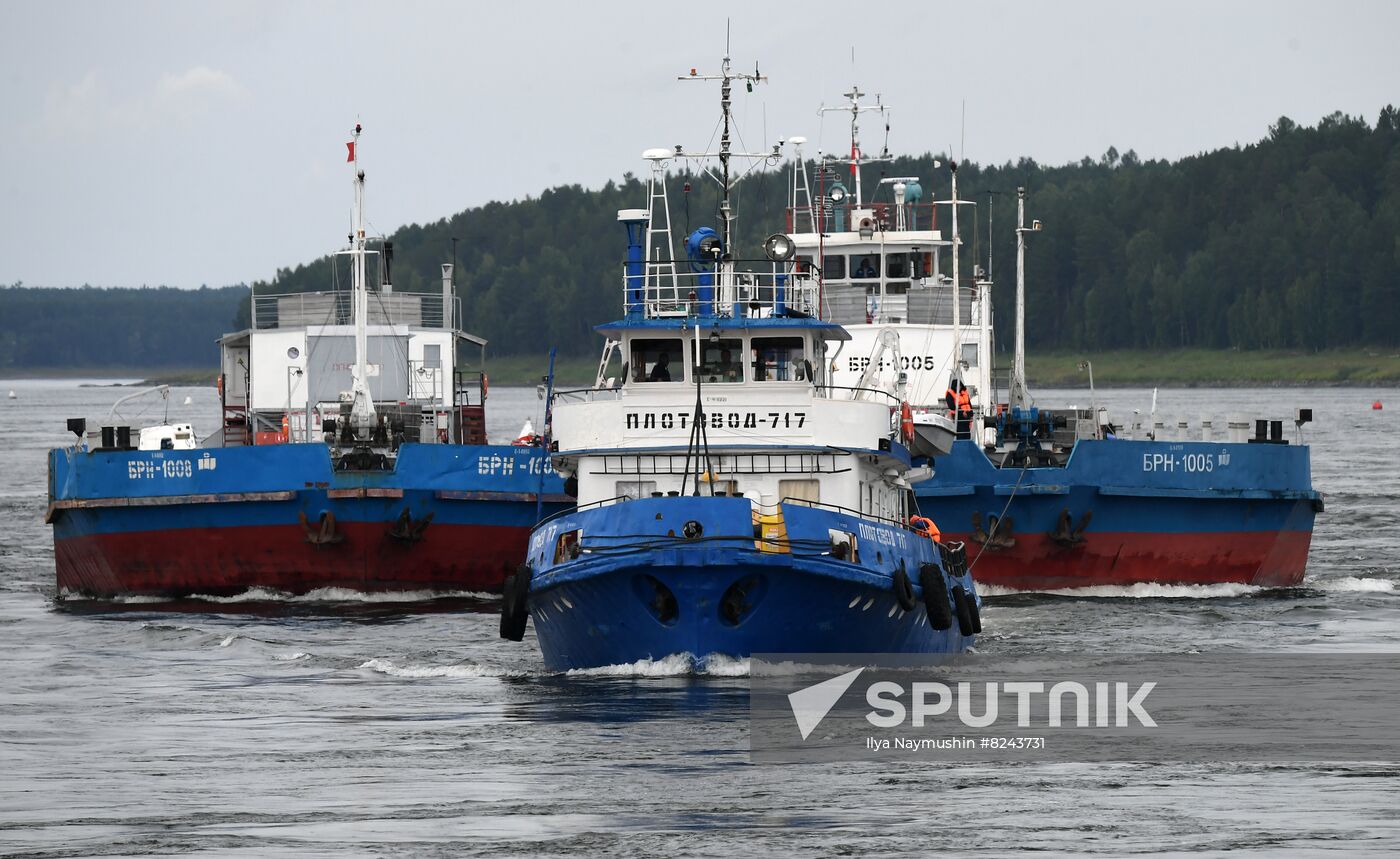 Russia Siberia Chain Steam Tow