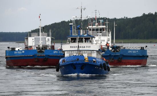 Russia Siberia Chain Steam Tow