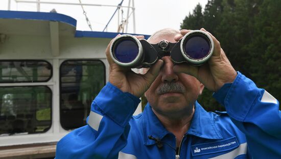 Russia Siberia Chain Steam Tow