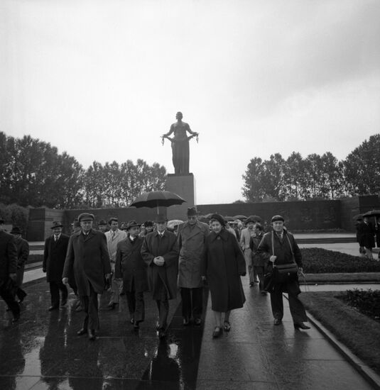 Greek delegation visits USSR