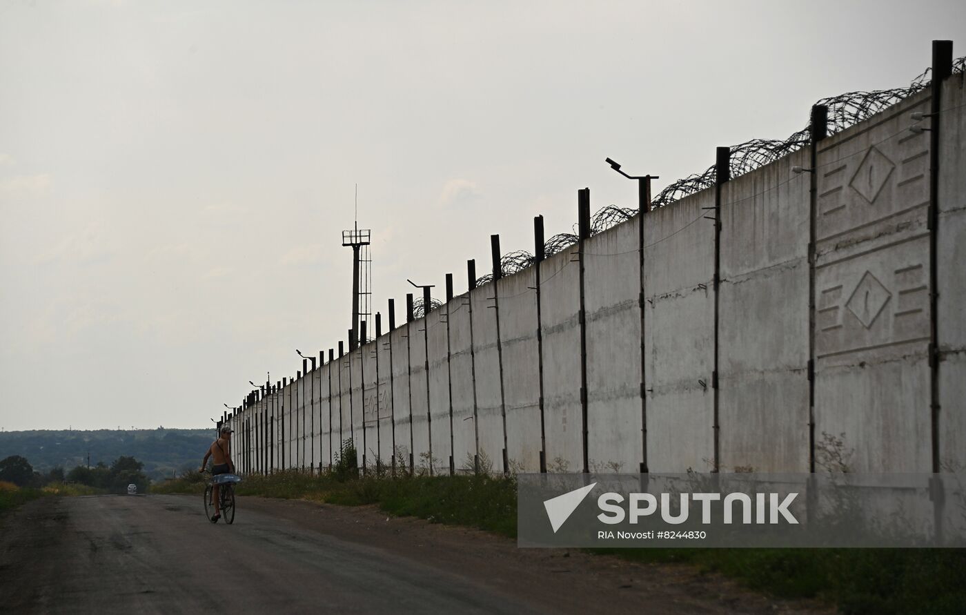 DPR Russia Ukraine Military Operation Prison Shelling