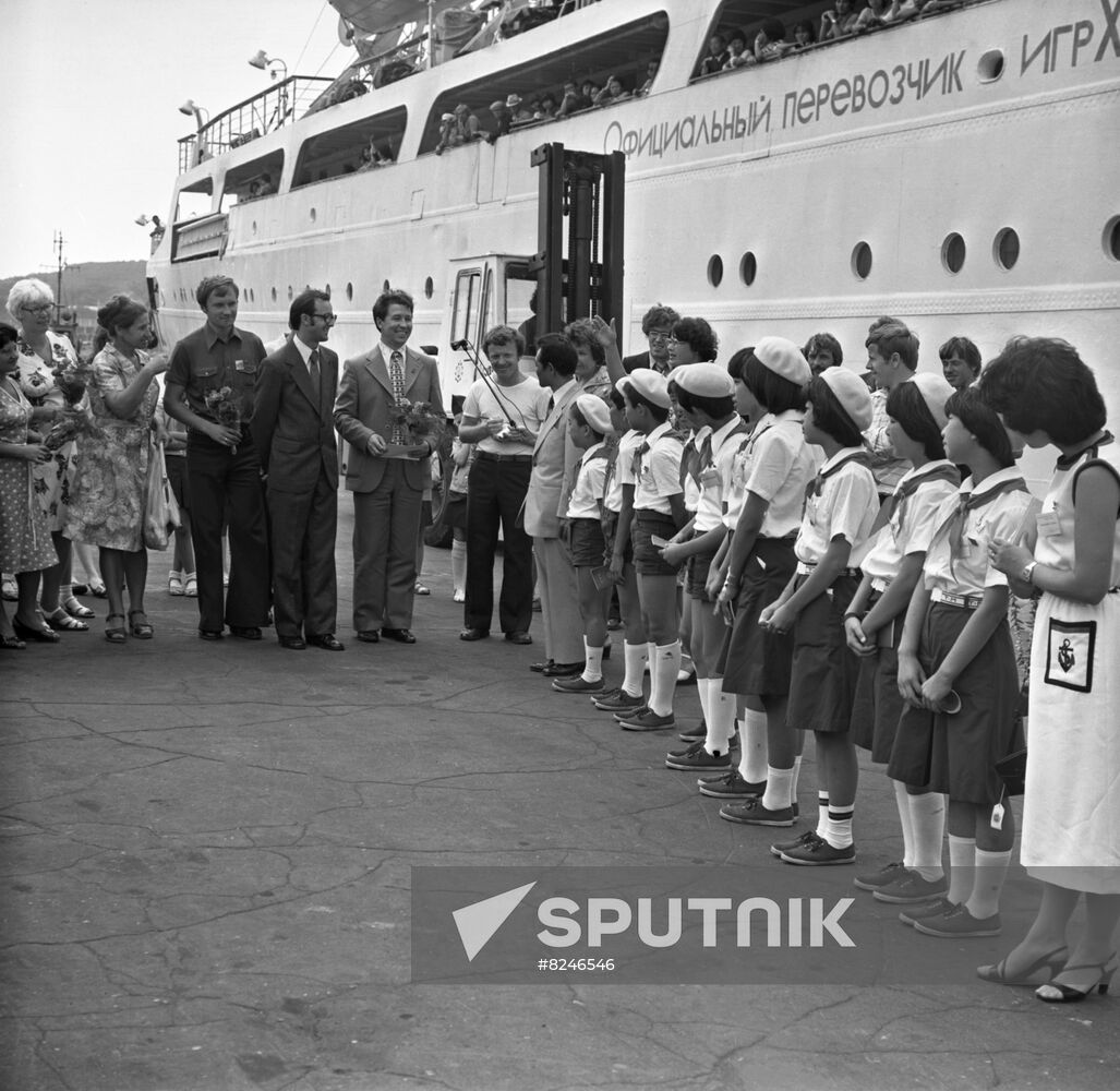 Japanese school students in Nakhodka