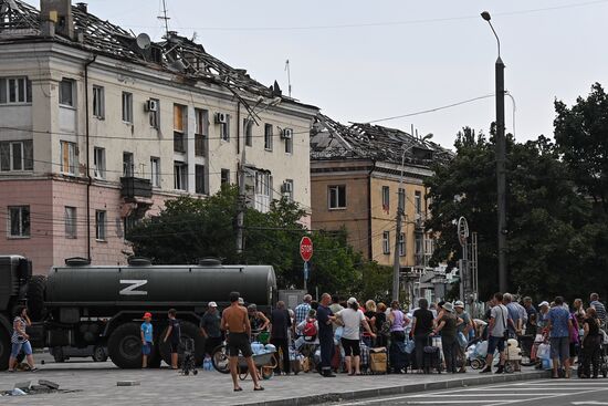 DPR Russia Ukraine Military Operation Water Distribution