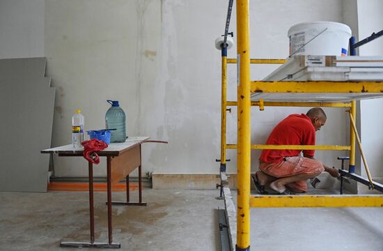 DPR Russia Ukraine Military Operation Kindergarten Restoration