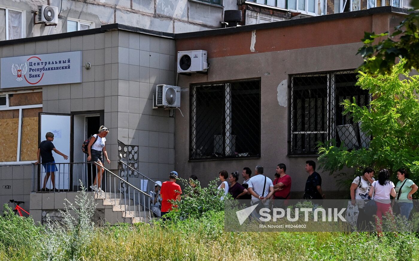 DPR Russia Ukraine Military Operation Central Bank Branch