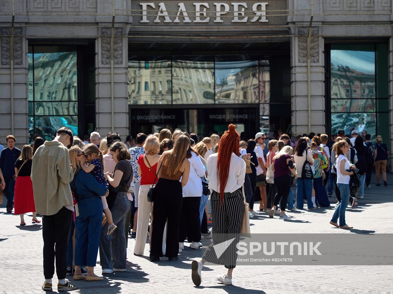 Russia Economy Sanctions Stores Reopening