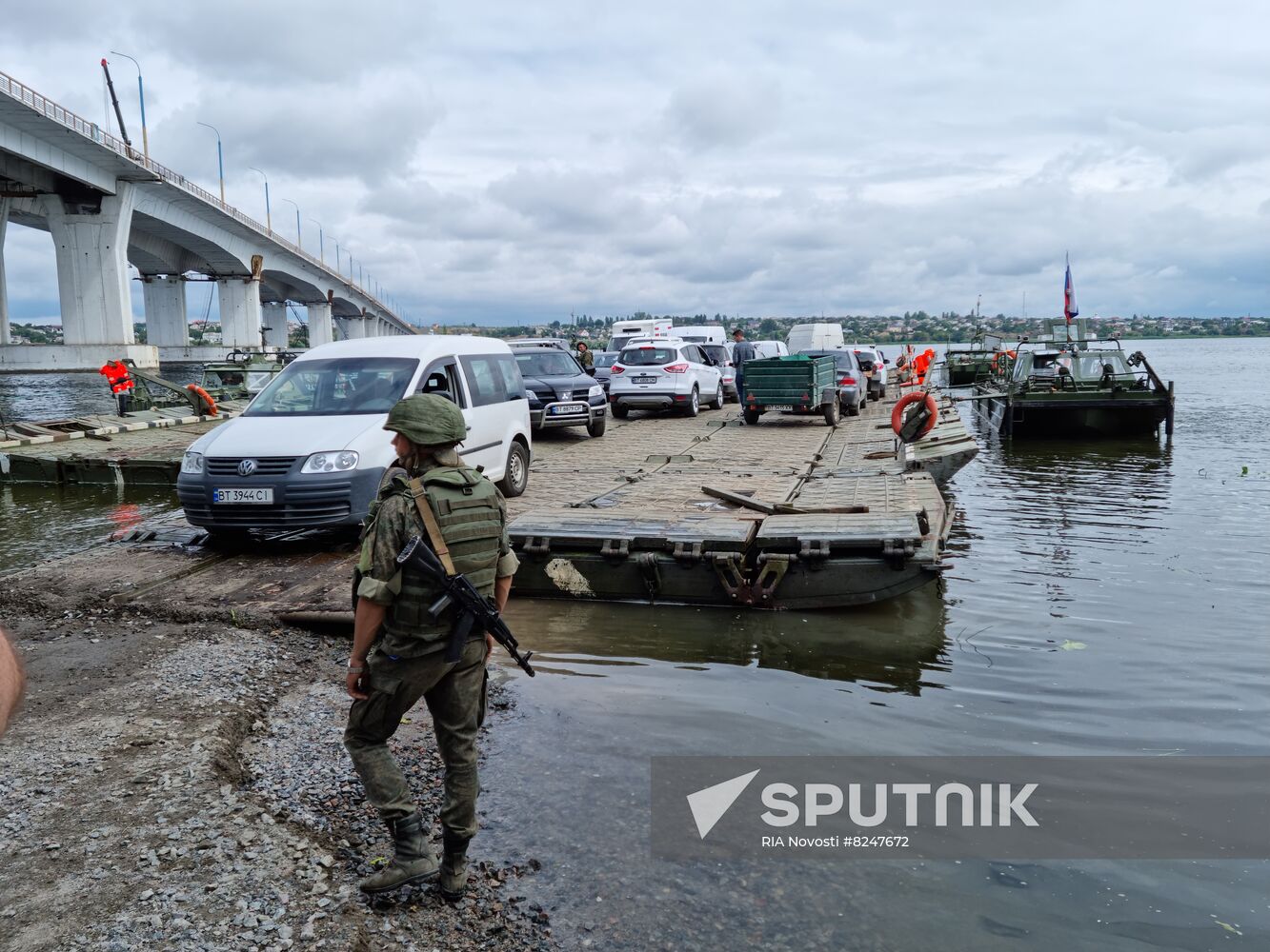 Ukraine Russia Military Operation Pontoon Ferry