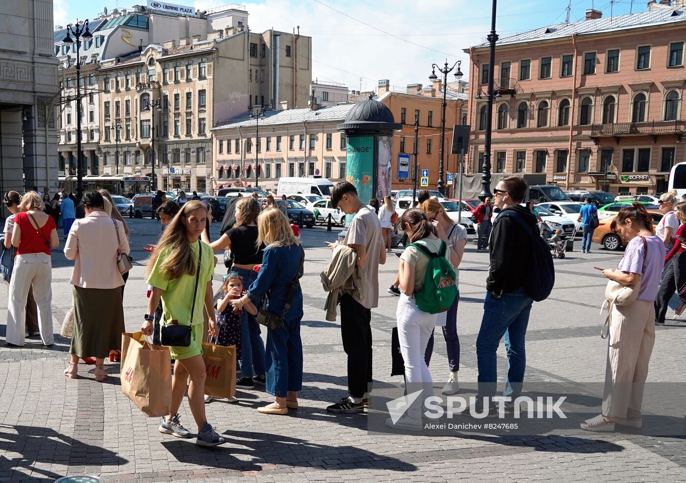 Russia Economy Sanctions Stores Reopening