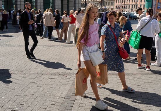 Russia Economy Sanctions Stores Reopening