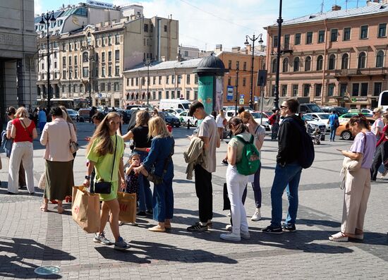  Russia Economy Sanctions Stores Reopening