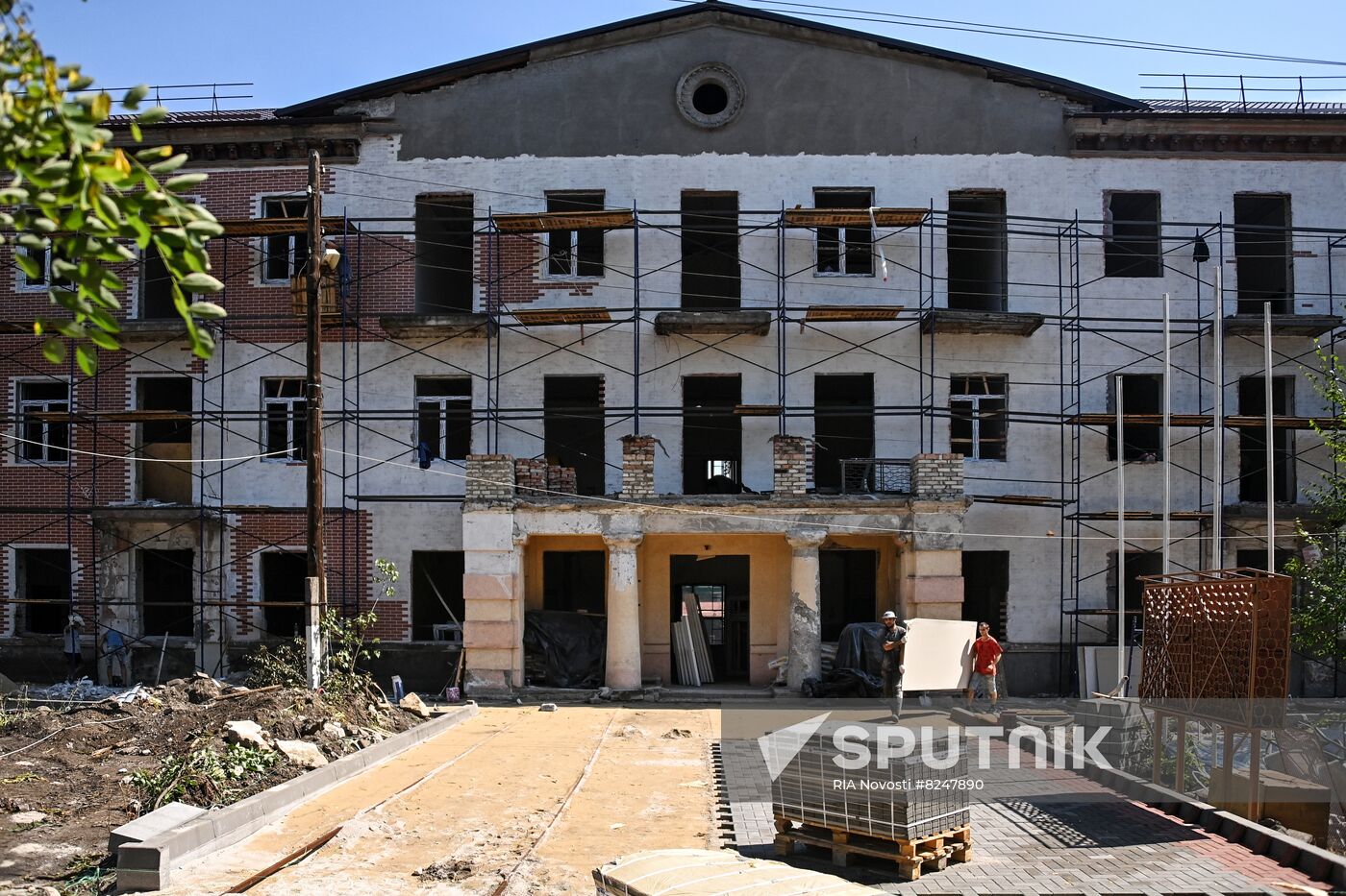 DPR Russia Ukraine Military Operation Restoration Work