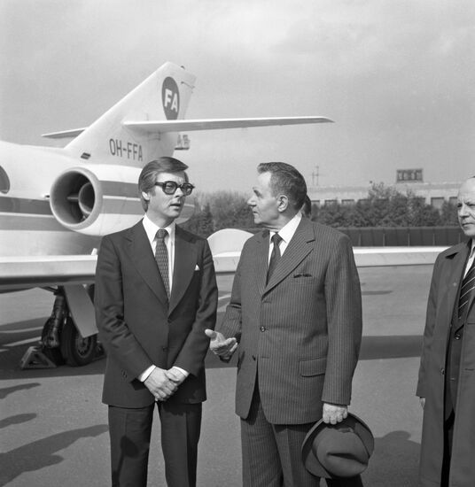 Swedish Foreign Minister Ola Ullsten visits USSR