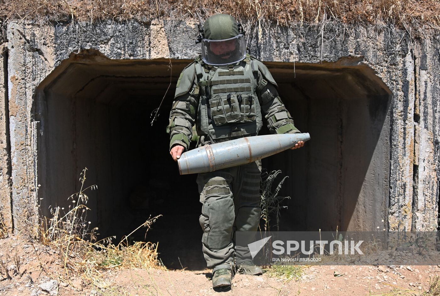 DPR Russia Ukraine Military Operation Demining