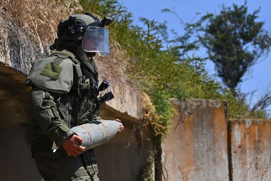 DPR Russia Ukraine Military Operation Demining