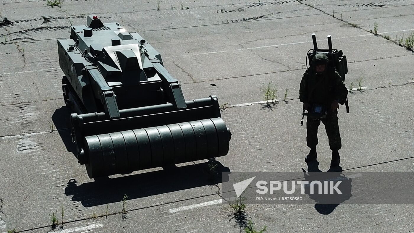 DPR Russia Ukraine Military Operation Sapper Robots