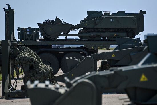 DPR Russia Ukraine Military Operation Sapper Robots