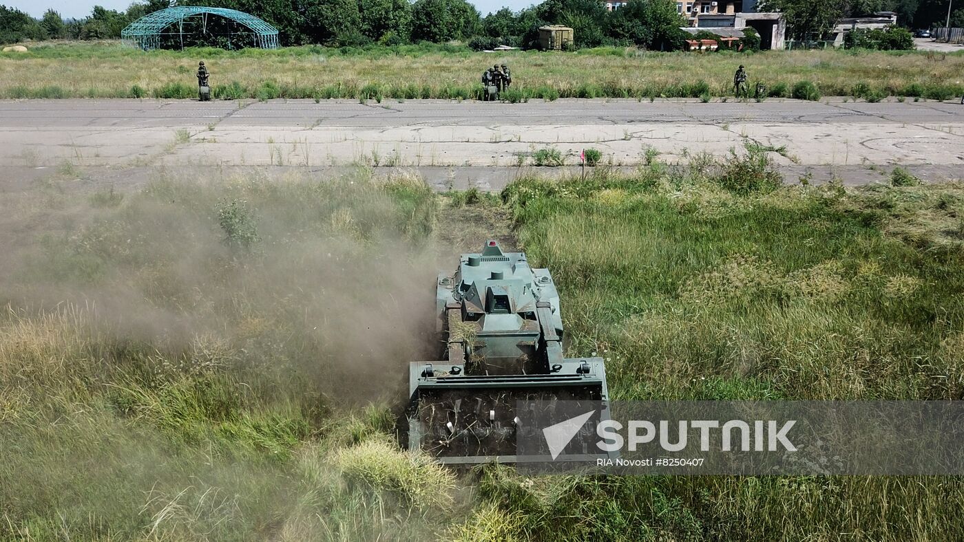 DPR Russia Ukraine Military Operation Sapper Robots