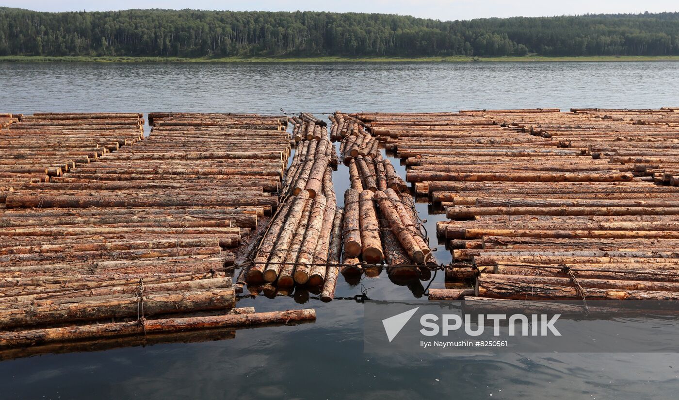 Russia Timber Rafting