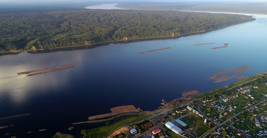 Russia Timber Rafting
