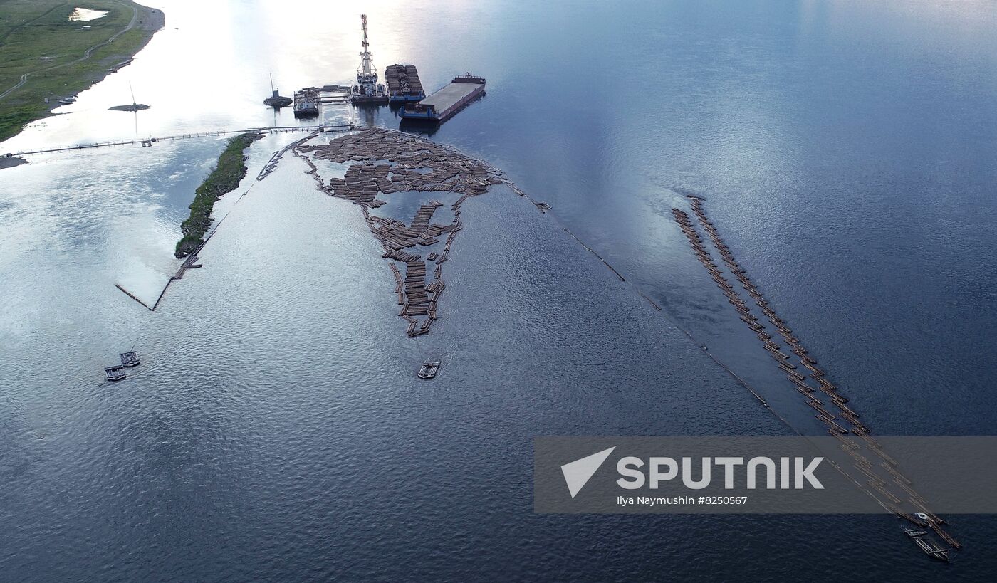 Russia Timber Rafting
