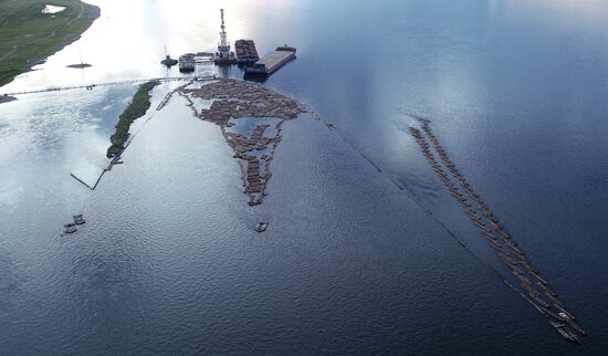 Russia Timber Rafting