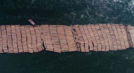 Russia Timber Rafting