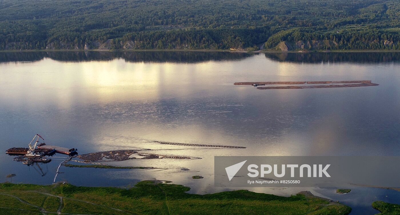 Russia Timber Rafting
