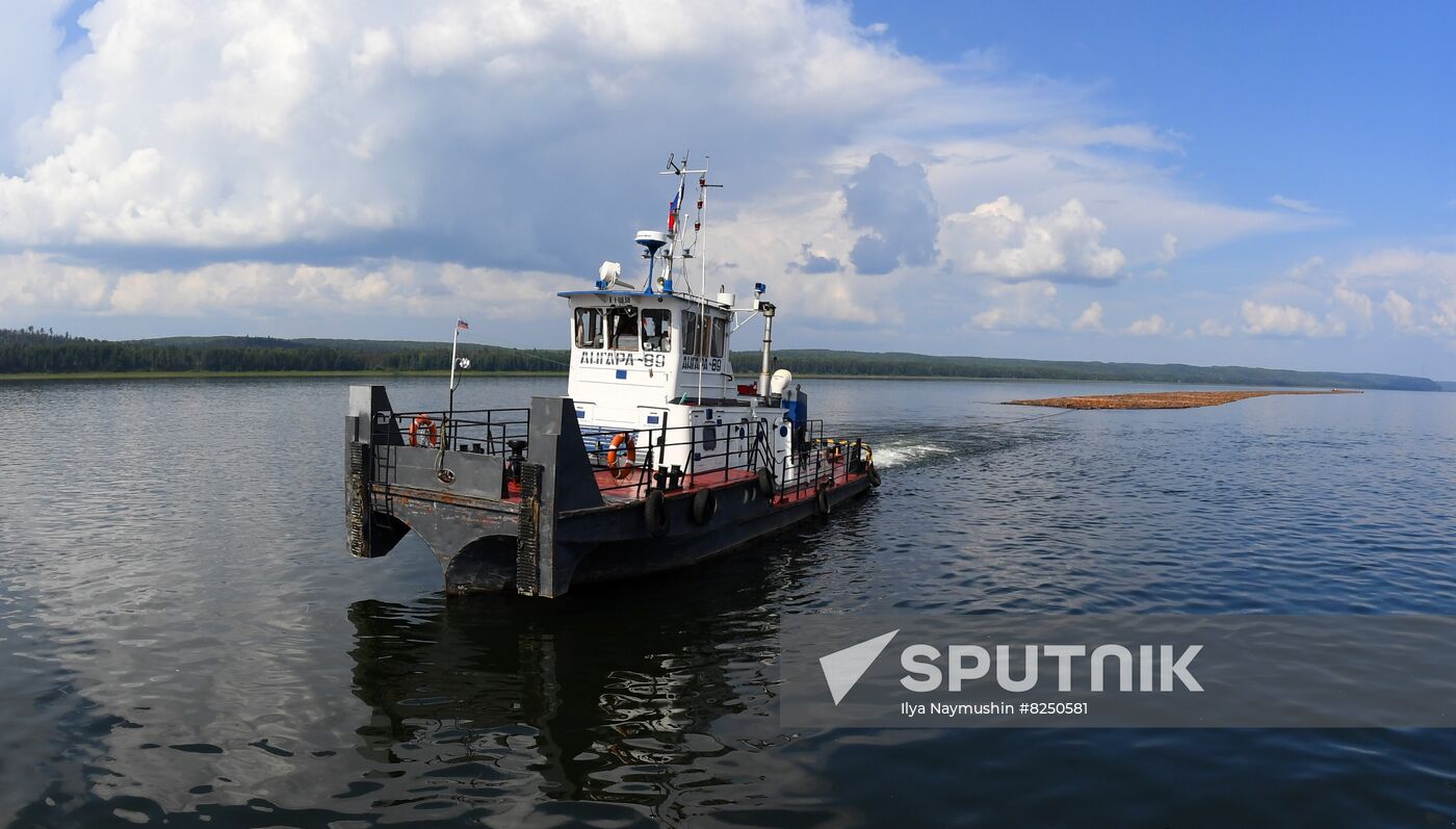 Russia Timber Rafting