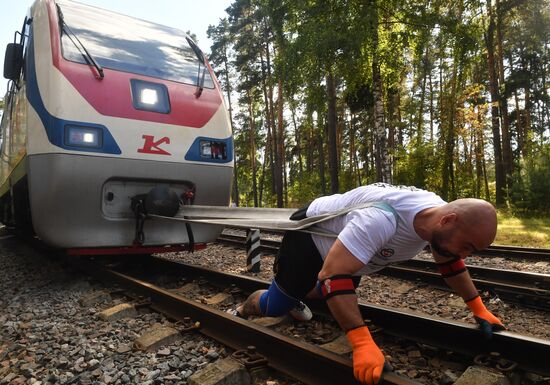 Russia Power Extreme Train Pulling