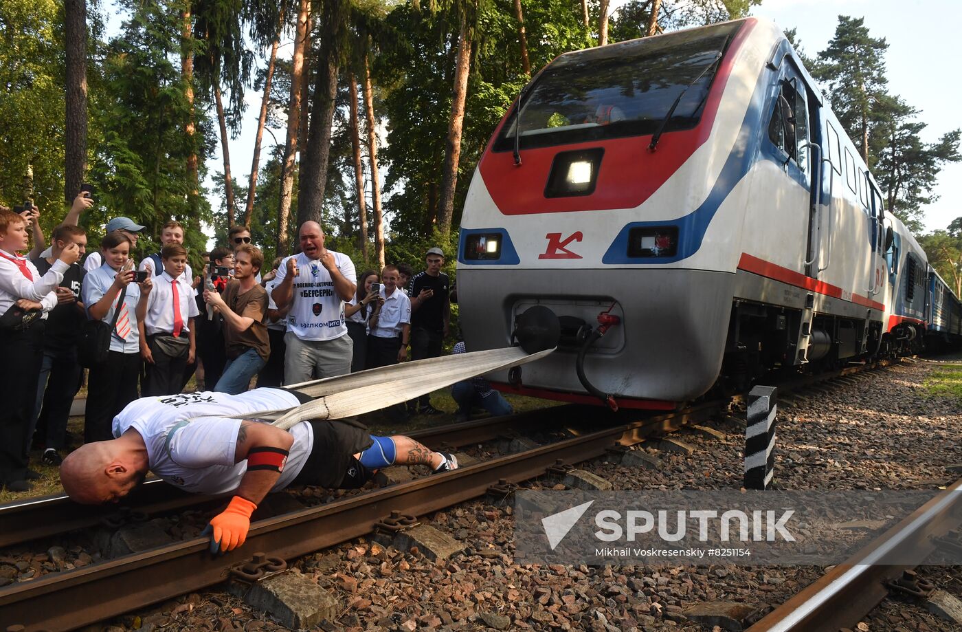 Russia Power Extreme Train Pulling