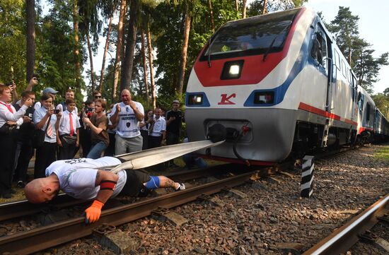 Russia Power Extreme Train Pulling