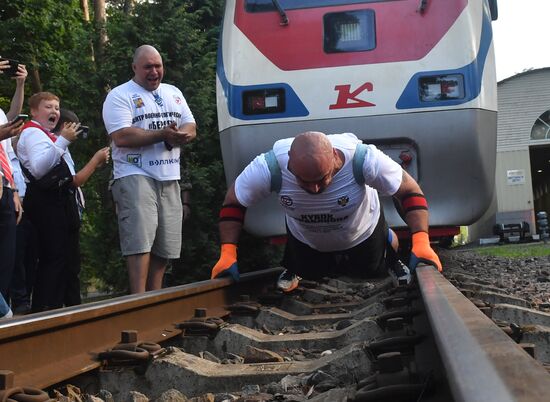 Russia Power Extreme Train Pulling