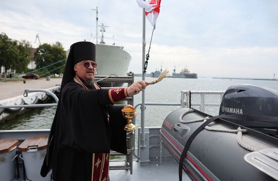 Russia Navy New Anti-Sabotage Boat Transfer