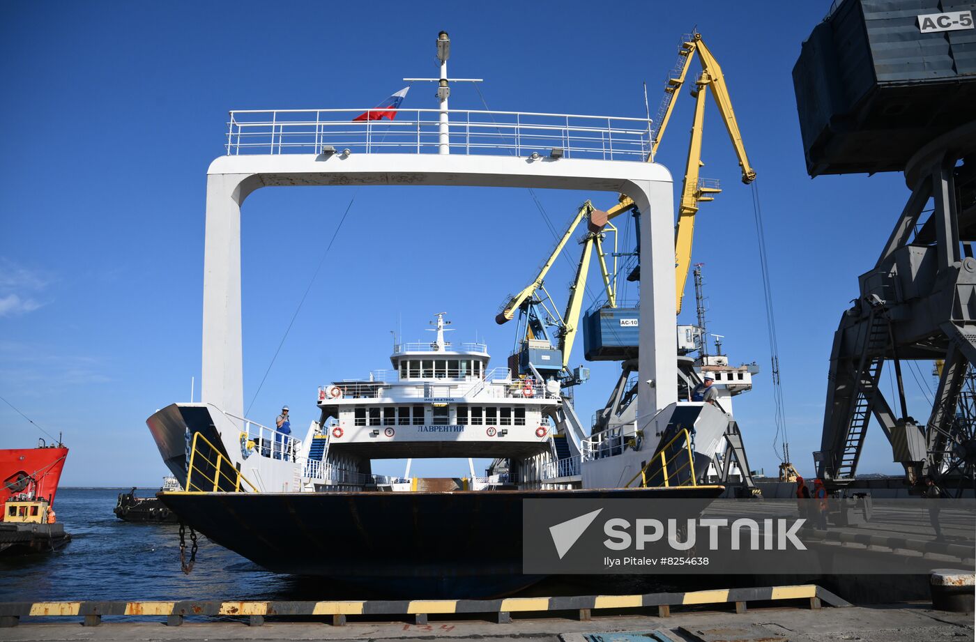 DPR Russia Ukraine Military Operation Ferry