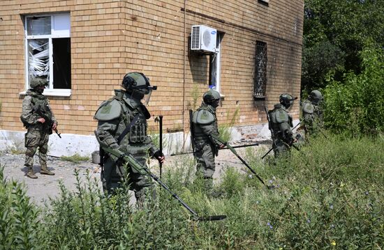 DPR Russia Ukraine Military Operation Demining